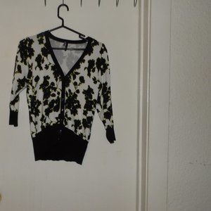 Maurices B&W Floral Cardigan Sz XL